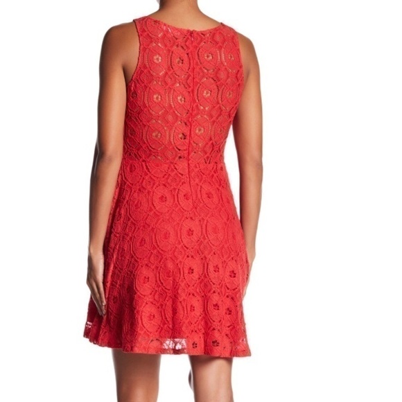 BB Dakota Red Lace Fit & Flare Sleeveless Dress Size 10 Cocktail Party Wedding - Picture 2 of 5